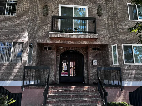 147 W Acacia Ave APT 103, Glendale, CA 91204