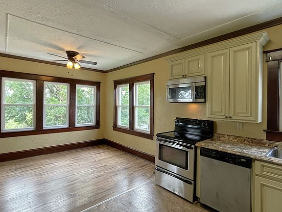 Living Room/ Kitchen