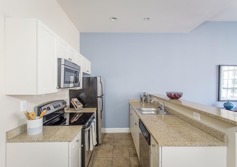 1st image of 1442 Mount Vernon St #312