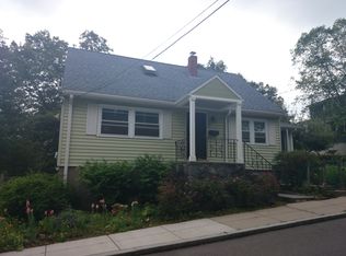 2 Alleyne St, West Roxbury, MA 02132