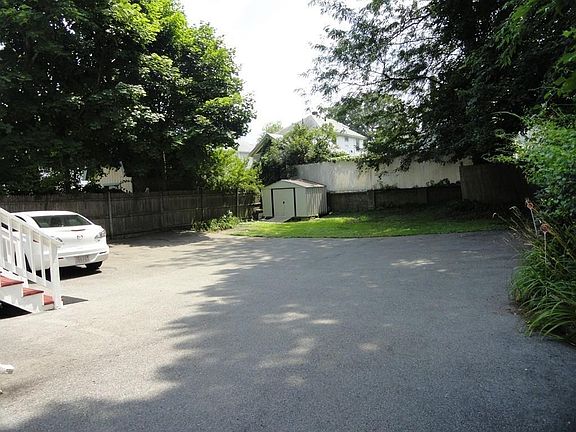 3rd image of 138 Oakland Ave