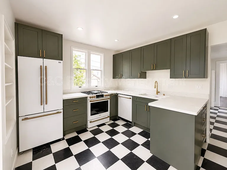 489 Laurel Ave #A — Photo 1