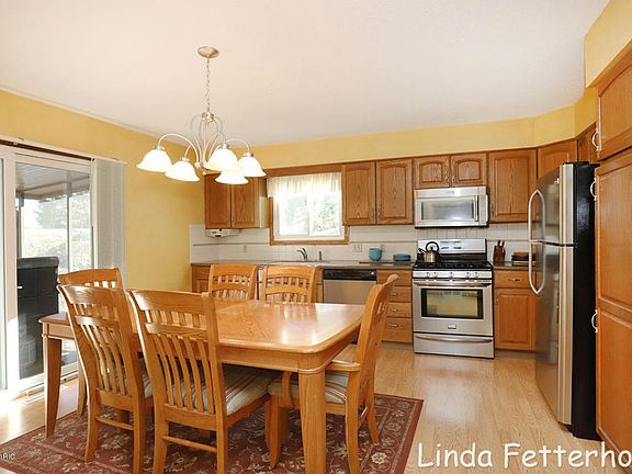 4th image of 4928 Newcastle Dr SE