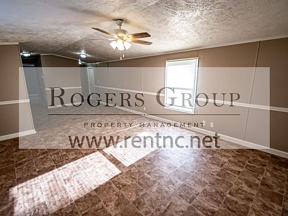 3rd image of 101 Hidden Lake Ln