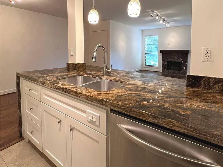 1601 S Shepherd Dr #161 — Photo 10