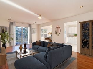 2 Katie Ct, East Hanover, NJ 07936