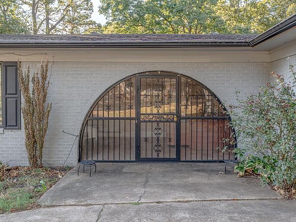 3rd image of 1715 High Ridge Ln