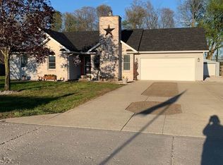 6982 S Wilcocks Pl, Terre Haute, IN 47802