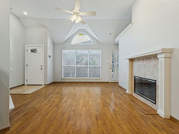 3rd image of 2206 Jasmine Ln