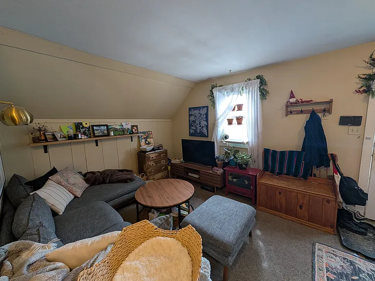 73 Highland St — Photo 5