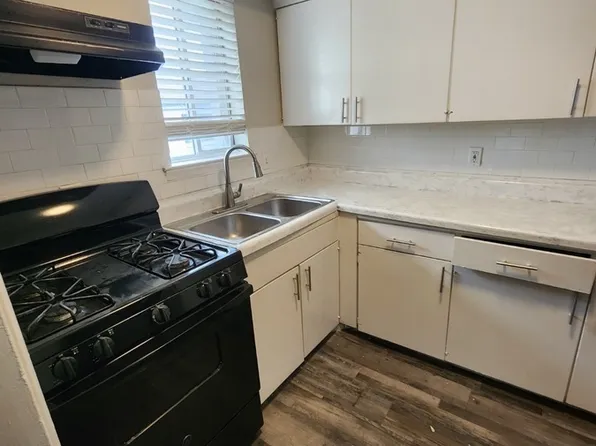 1809 on Cox Apartments