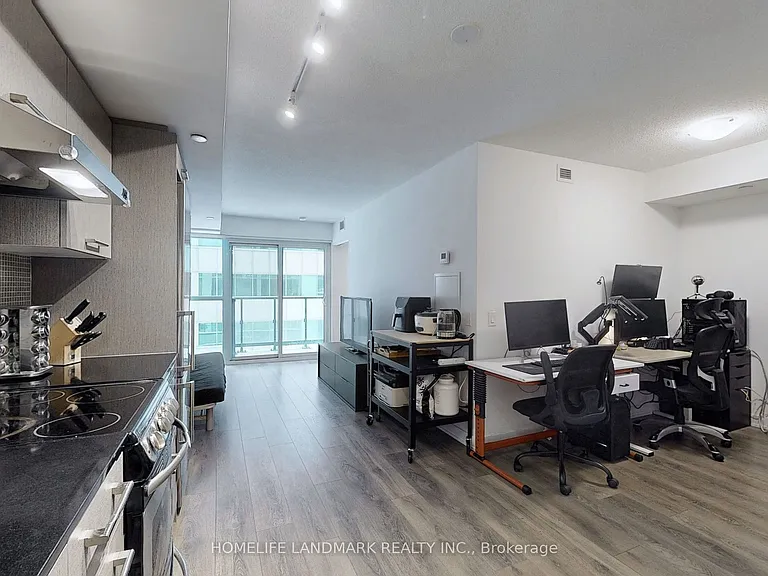 87 Peter St #617 — Photo 16