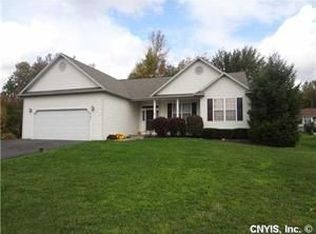 7284 Moss Creek Cir, Liverpool, NY 13090