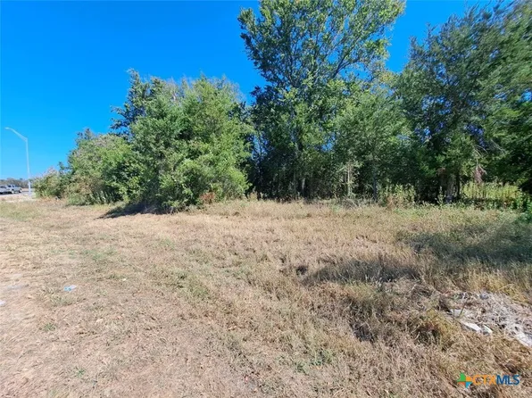 6077 N Us Highway 77, Rockdale, TX 76567