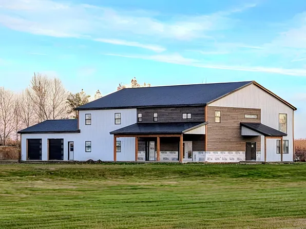 38515 129th St, Aberdeen, SD 57401