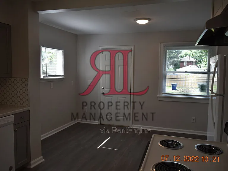 765 E Deshler Ave — Photo 12