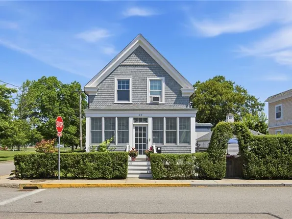 40 W Narragansett Ave, Newport, RI 02840