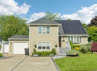2821 Colonial Avenue, Merrick, NY 11566