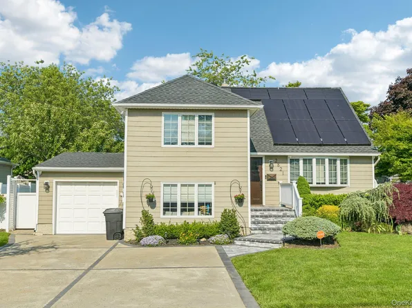2821 Colonial Avenue, Merrick, NY 11566
