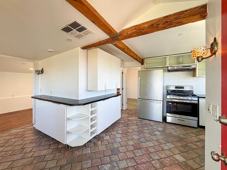 3050 Knob Dr — Photo 5