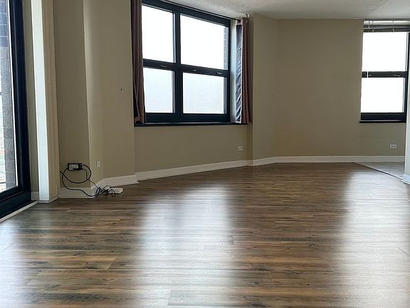 2nd image of 3660 N Lake Shore Dr APT 3111