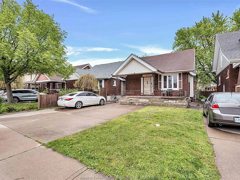 1236 Marentette Ave #LOWER — Photo 2