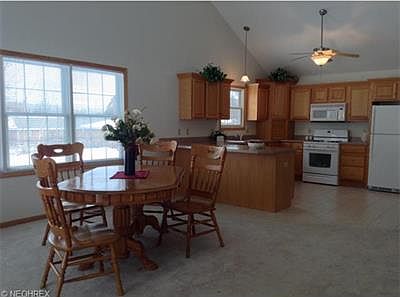 3rd image of 10 Colony Dr #1