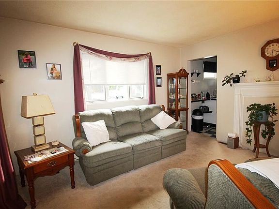 3rd image of 94 Fredericka St