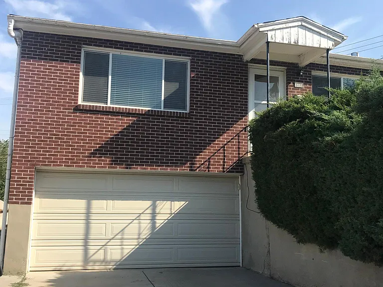 2627 E 2100 S — Photo 3