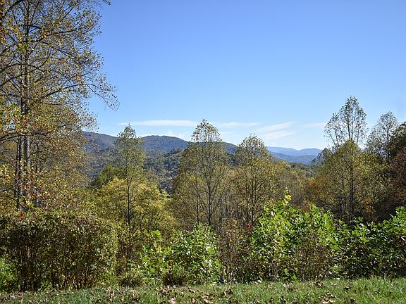 3rd image of 336 Berry Ln