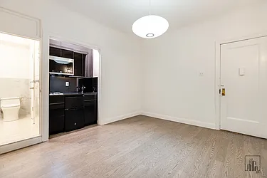 Rented by Barkoff Residential 