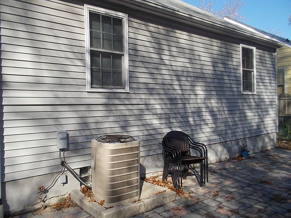 4th image of 519 Stewart Ave