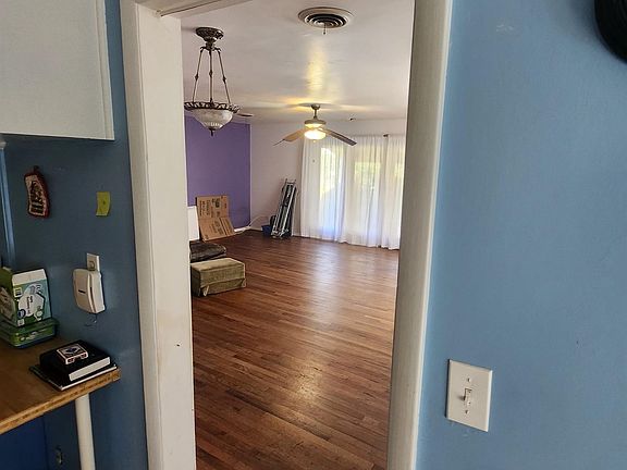 5th image of 2121 Mahan Dr