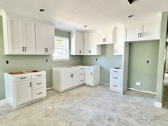 3rd image of 303 Wright St