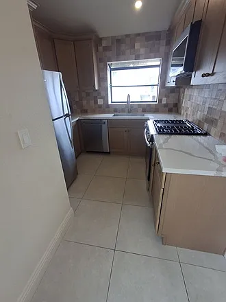 13025 Roselle Ave #1 — Photo 1