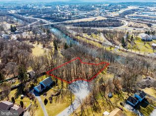 6 Tully Ln, Reading, PA 19601