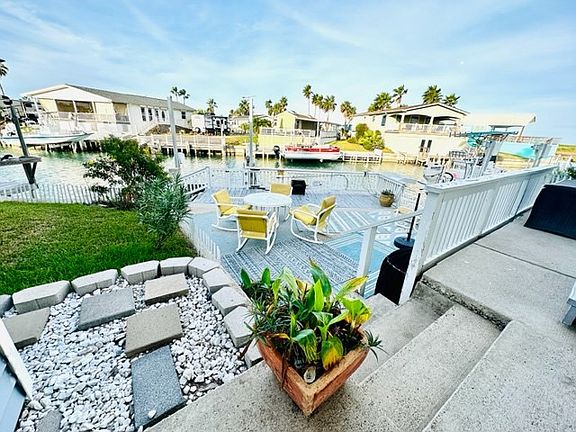 3rd image of 783 E Oyster Dr
