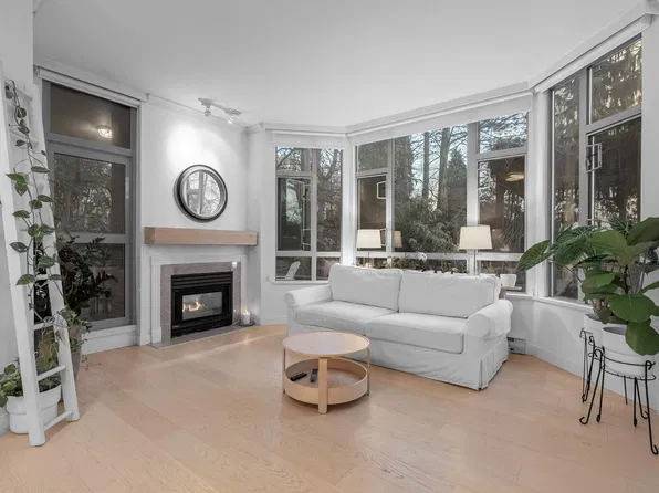 160 W Keith Rd #101, North Vancouver, BC V7P 3C7