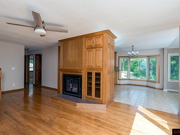 5th image of 548 Wood Dr