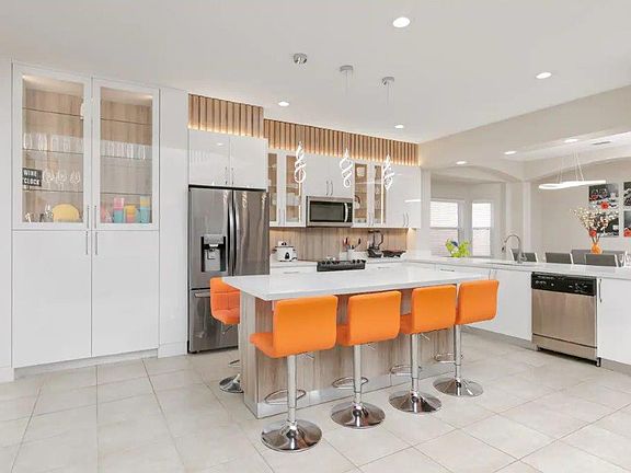 3rd image of 8667 La Isla Dr