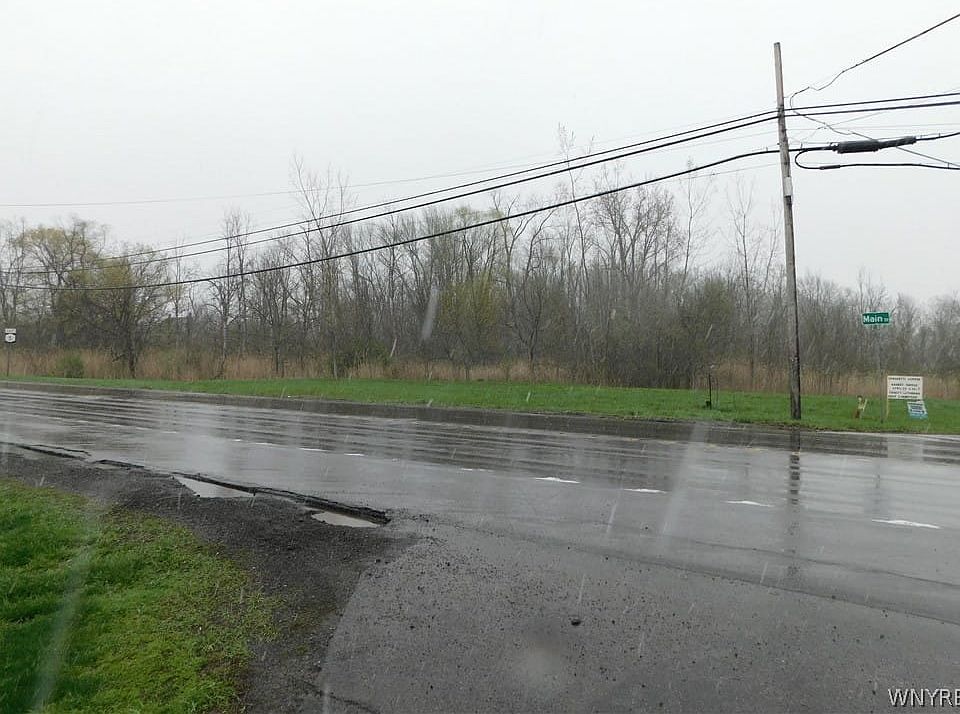2nd image of 12739 Main Rd
