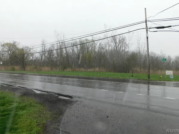 12739 Main Rd, Akron, NY 14001