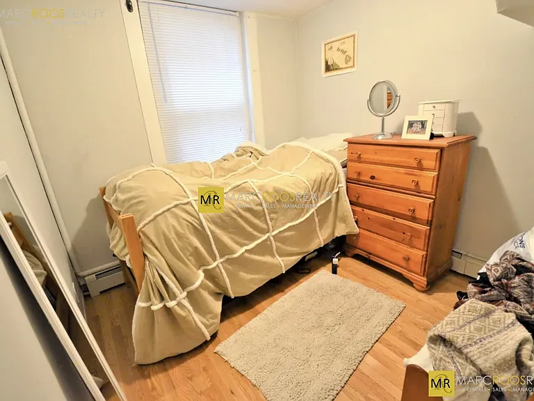 587 Beacon St #B — Photo 8
