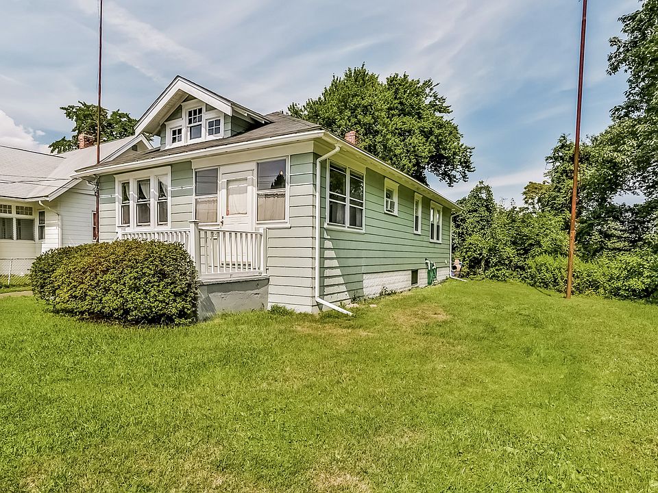 Charming Bungalow on Quiet Cul-de-Sac