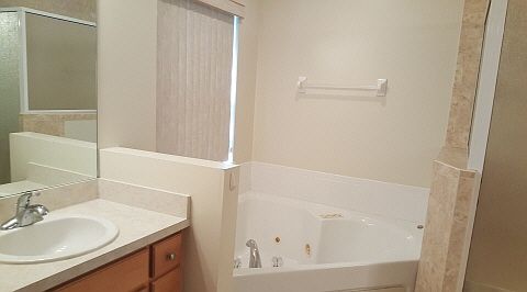 3rd image of 1094 SW Legion Dr