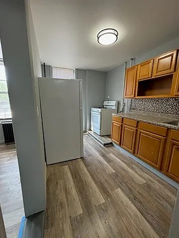 3 bed, 1000 sqft, $3,000 — Photo 2