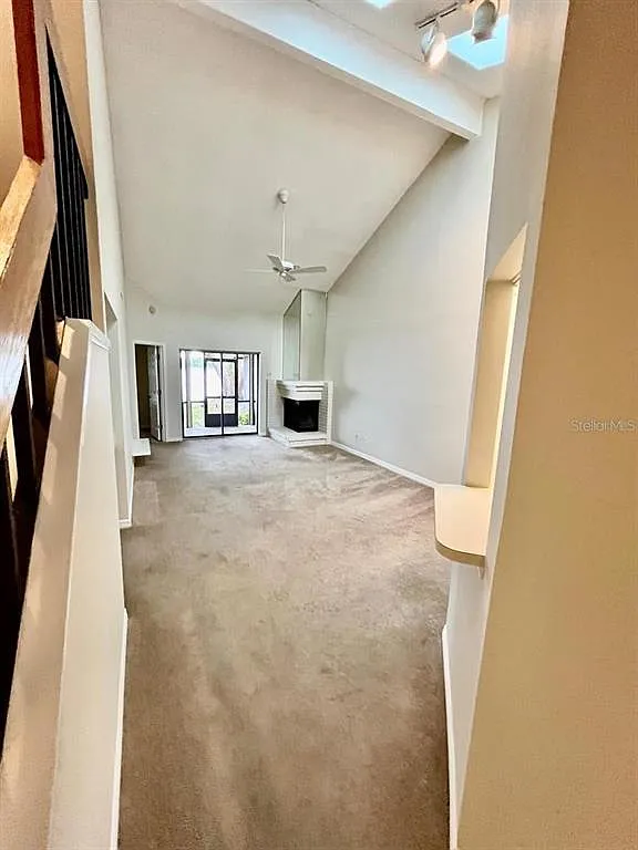3 bed, 3.5 bath, 1606 sqft, $2,700 — Photo 2