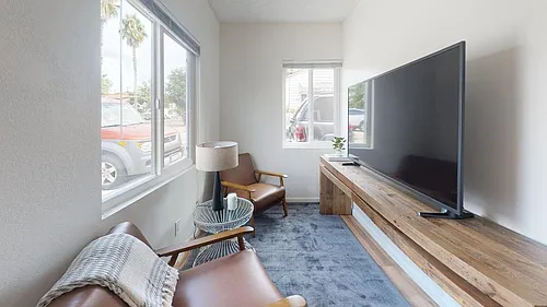 1605 Diamond St Photo 1