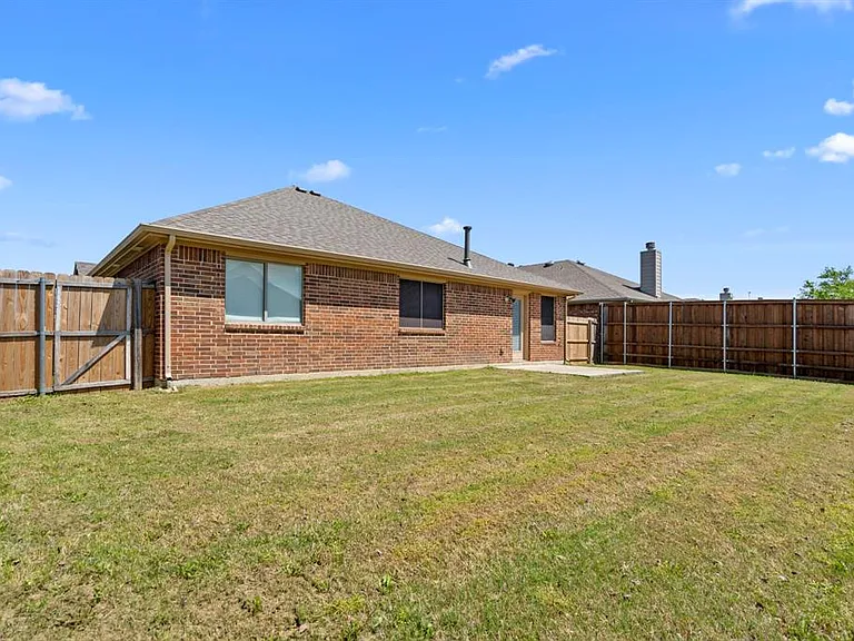 2356 Aurora Dr — Photo 24
