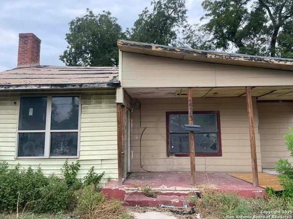 2243 E Houston, San Antonio, TX 78202